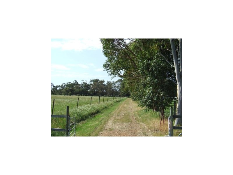 2136 Neaves Road, Bullsbrook WA 6084