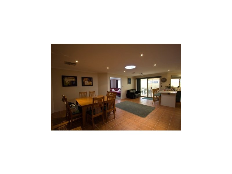 34 Kentucky Boulevard, Hocking WA 6065