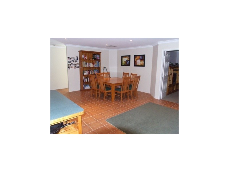 34 Kentucky Boulevard, Hocking WA 6065