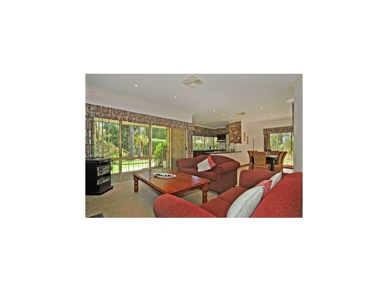 124 Casuarina Way, Wanneroo WA 6065