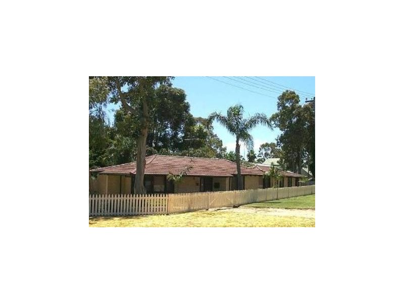2 Manbari Cres, Wanneroo WA 6065