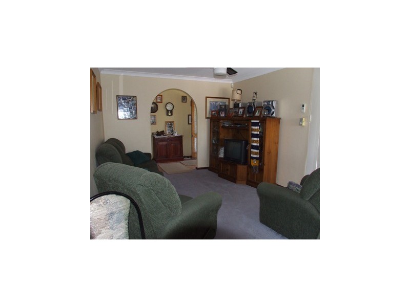 2 Manbari Cres, Wanneroo WA 6065