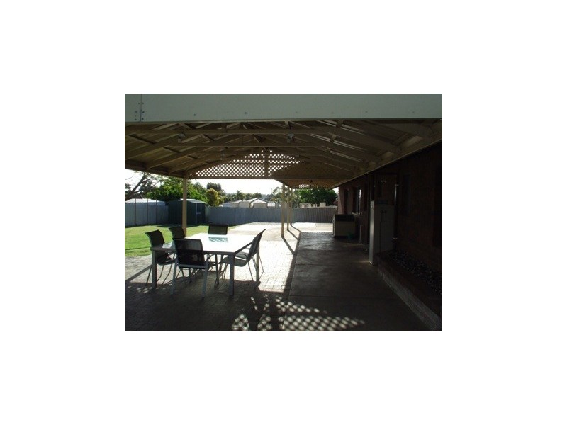 8 Topeka Place, Wanneroo WA 6065