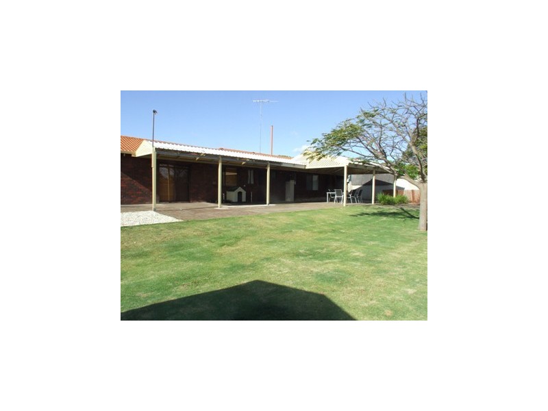 8 Topeka Place, Wanneroo WA 6065