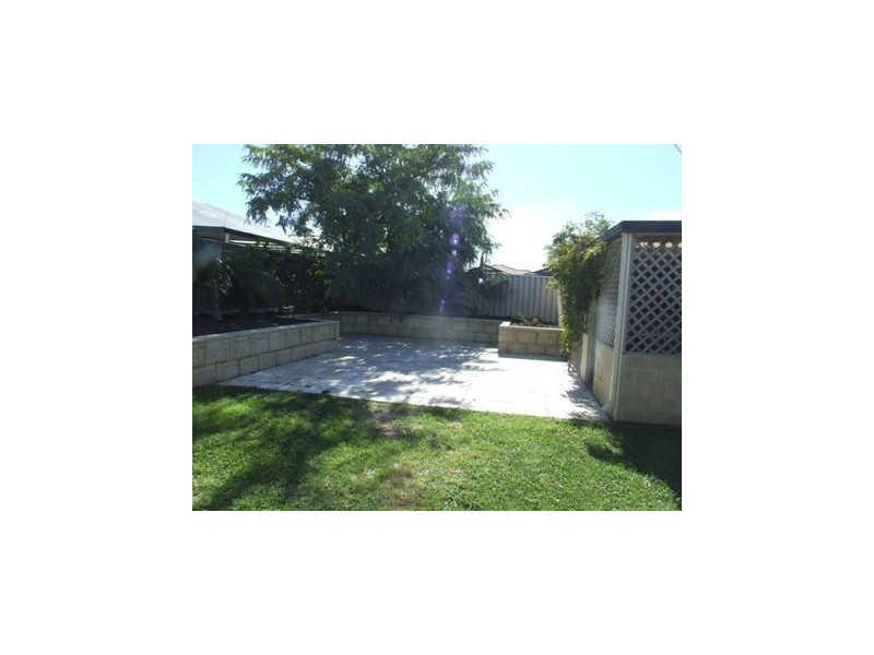 15 Griffiths Road, Sinagra WA 6065