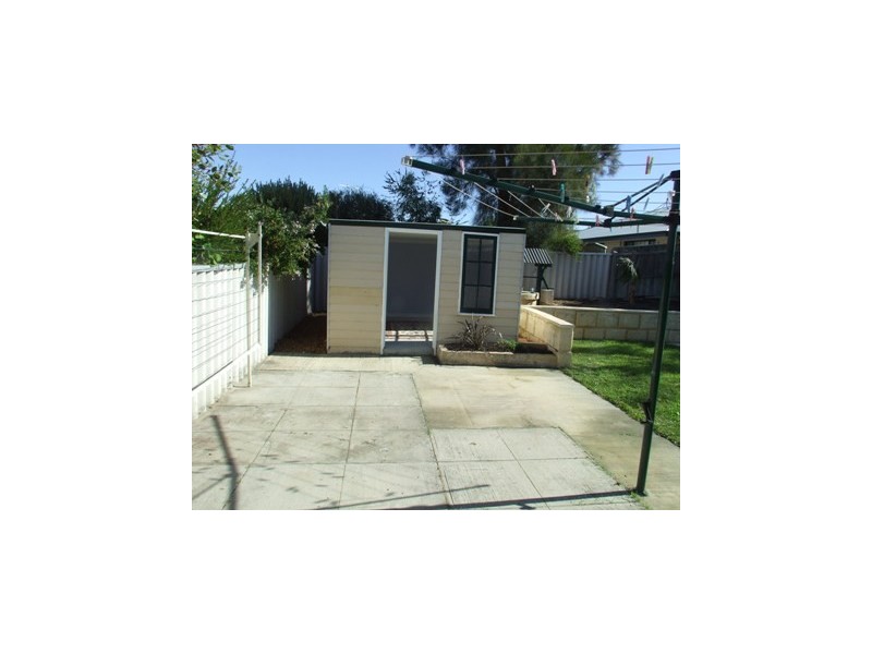 15 Griffiths Road, Sinagra WA 6065