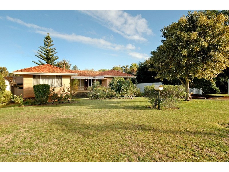 11 Clanmel Road, Floreat WA 6014