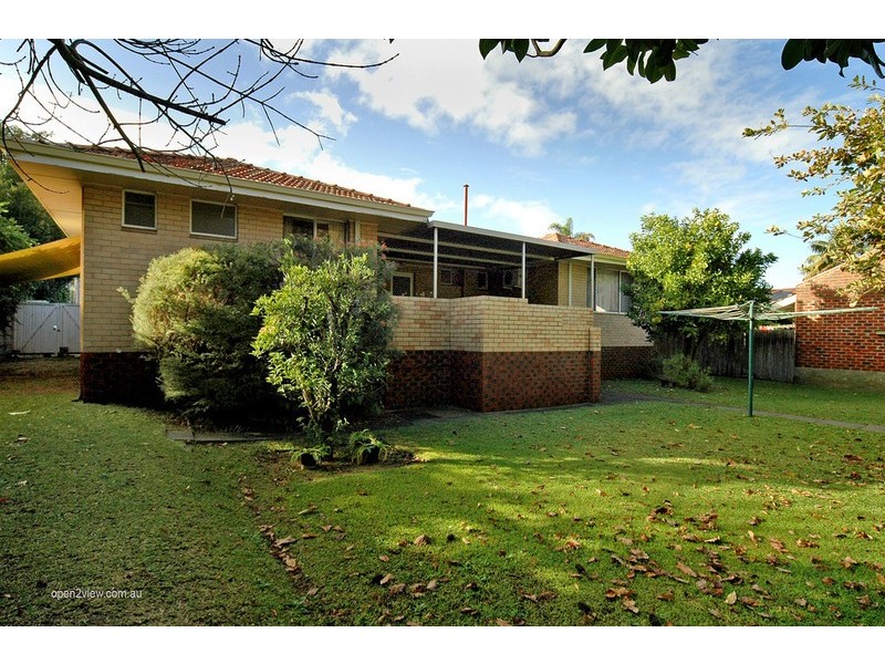 11 Clanmel Road, Floreat WA 6014