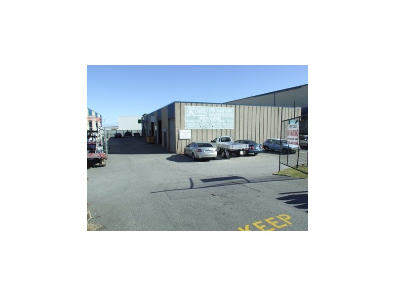 9/4 Ismail Street, Wangara WA 6065