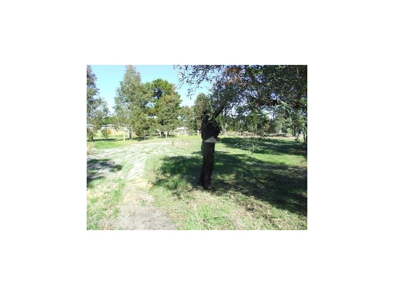 554 Neaves Road, Mariginiup WA 6065