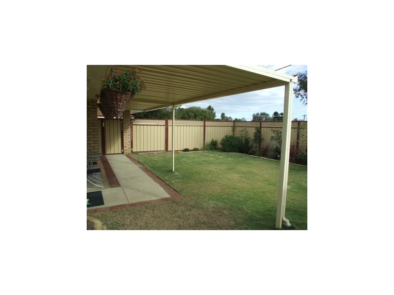 9 Greenfields Circle, Hocking WA 6065