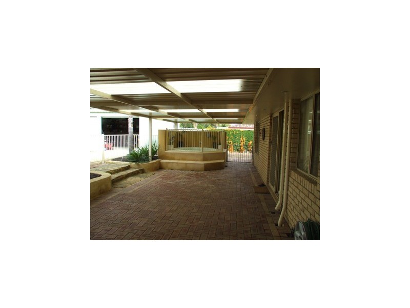 9 Greenfields Circle, Hocking WA 6065