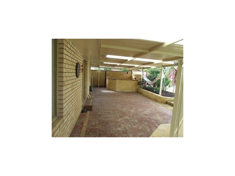 9 Greenfields Circle, Hocking WA 6065