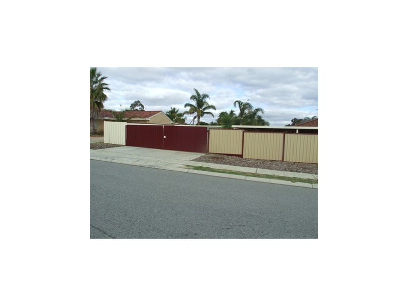 9 Greenfields Circle, Hocking WA 6065