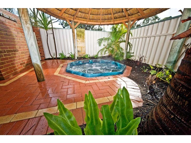 5 Primula Court, Woodvale WA 6026