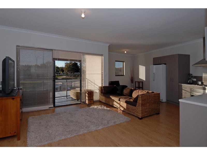 1/37 Piccadilly Circle, Joondalup WA 6027