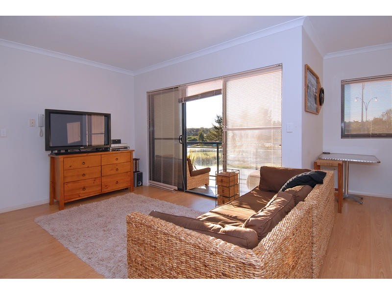 1/37 Piccadilly Circle, Joondalup WA 6027