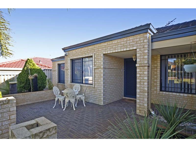 33 East Road, Hocking WA 6065