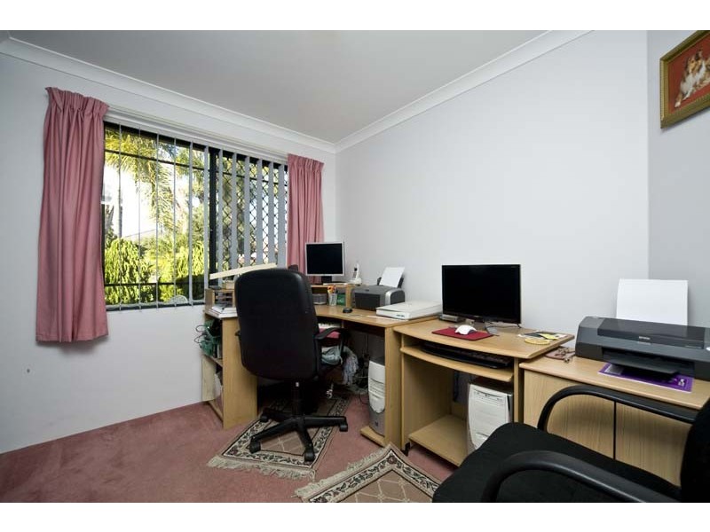 33 East Road, Hocking WA 6065