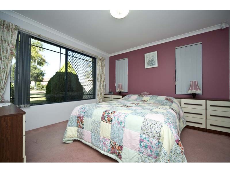 33 East Road, Hocking WA 6065