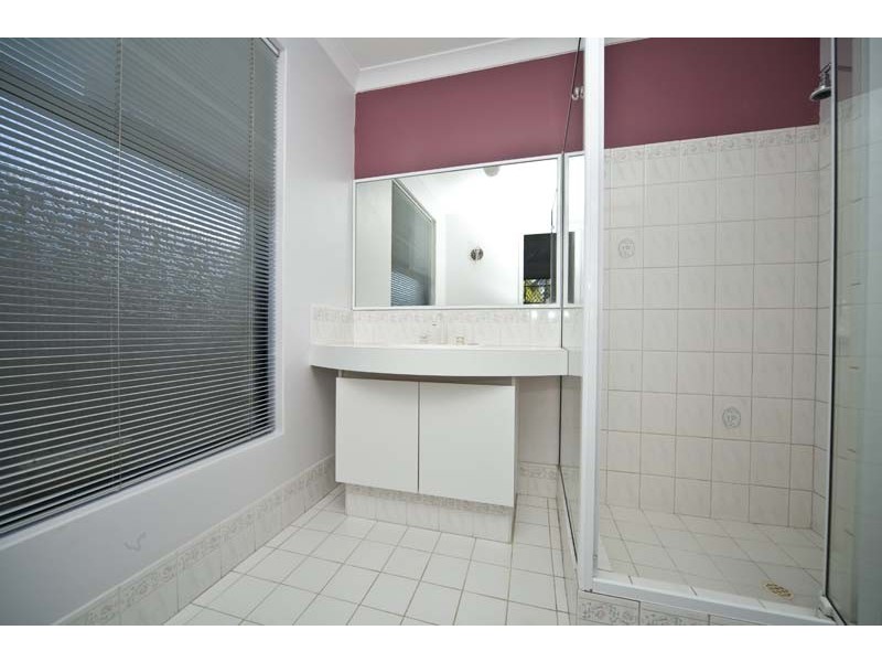 33 East Road, Hocking WA 6065