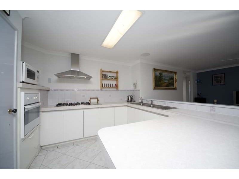 33 East Road, Hocking WA 6065