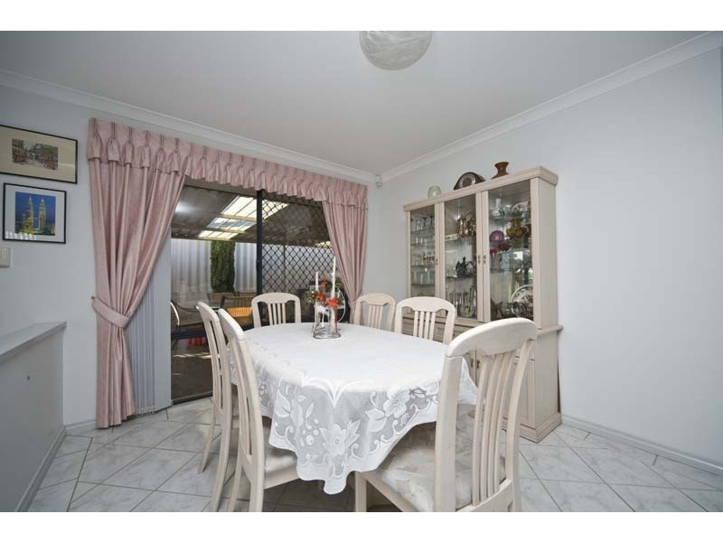 33 East Road, Hocking WA 6065