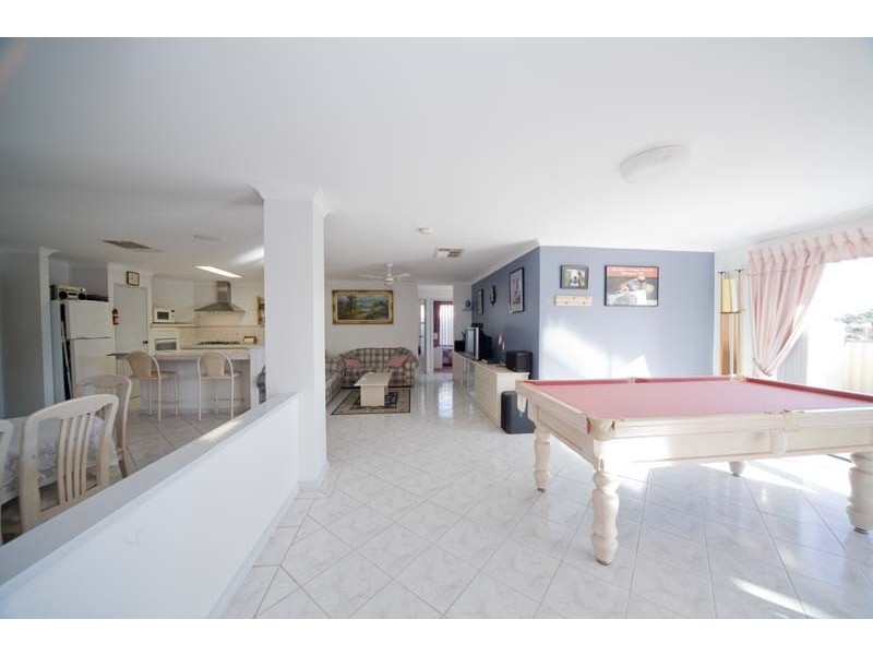 33 East Road, Hocking WA 6065