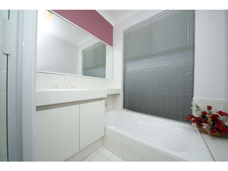 33 East Road, Hocking WA 6065