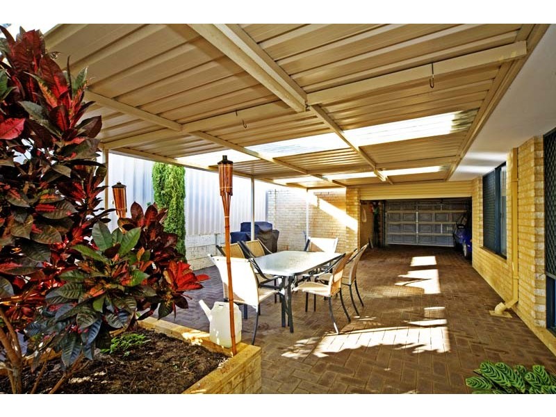 33 East Road, Hocking WA 6065