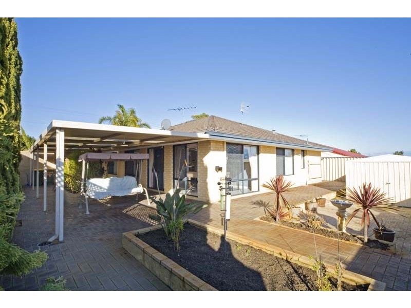 33 East Road, Hocking WA 6065