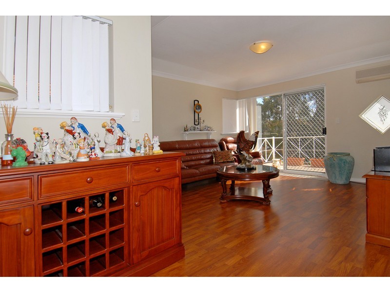 1 Henley Street, Como WA 6152