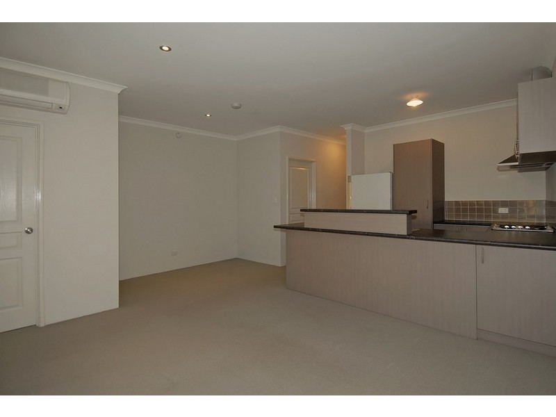 4/22 Grand Boulevard, Joondalup WA 6027