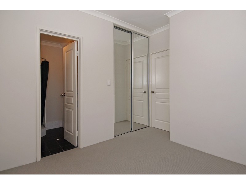 4/22 Grand Boulevard, Joondalup WA 6027