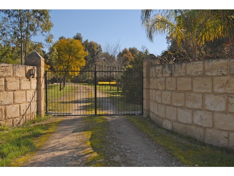 52 Timely Hostess Mews, Mariginiup WA 6065