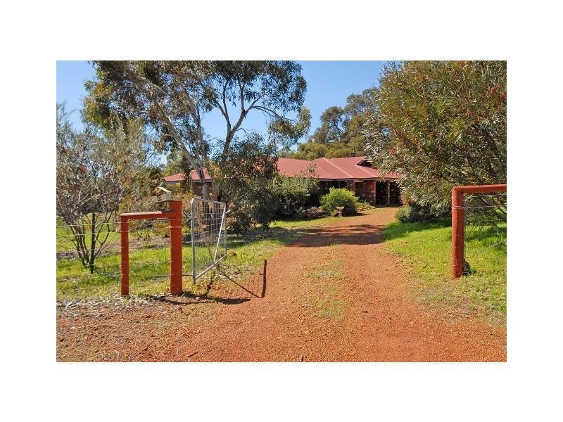 6 Murray Grey Circle, Lower Chittering WA 6084