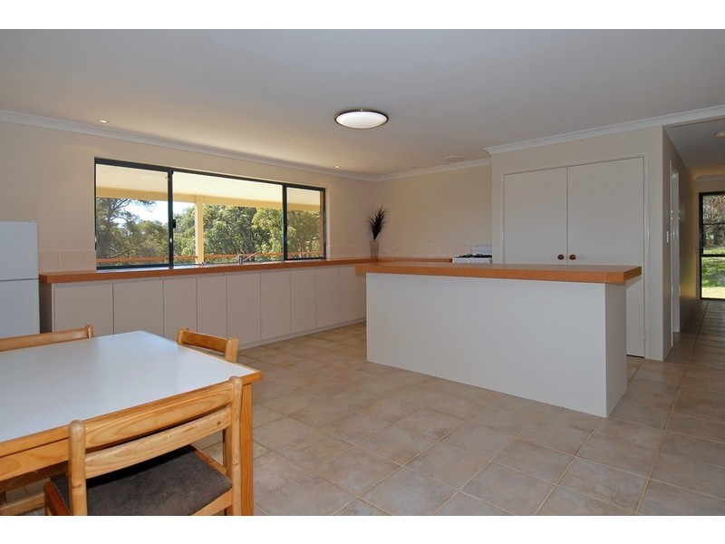 6 Murray Grey Circle, Lower Chittering WA 6084