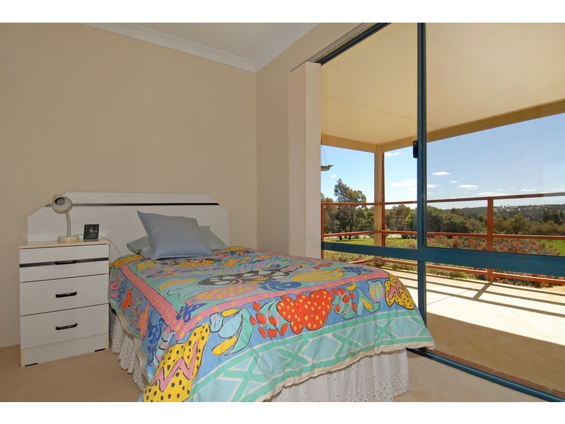6 Murray Grey Circle, Lower Chittering WA 6084