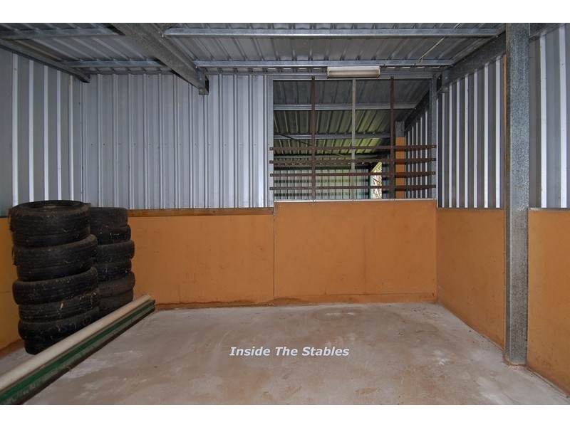 6 Murray Grey Circle, Lower Chittering WA 6084