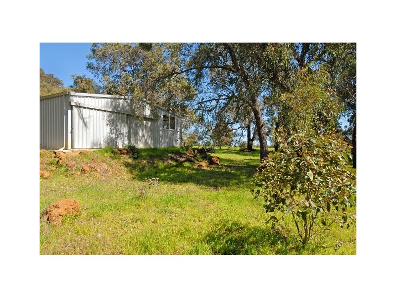 6 Murray Grey Circle, Lower Chittering WA 6084