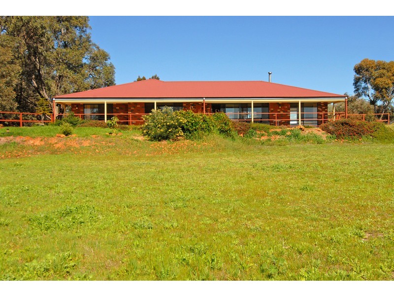6 Murray Grey Circle, Lower Chittering WA 6084