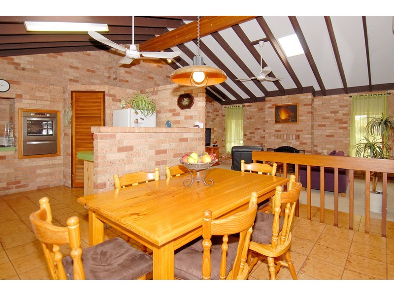 15 Dempster Place, Mariginiup WA 6065