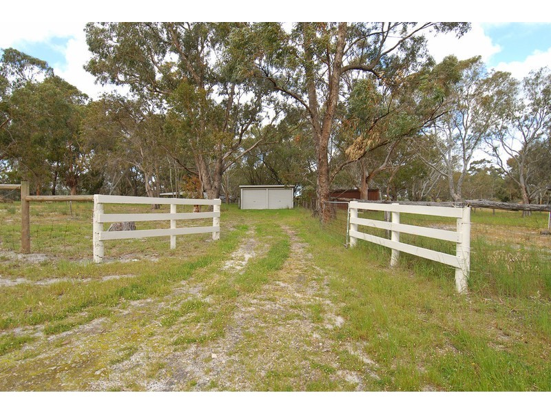 15 Dempster Place, Mariginiup WA 6065