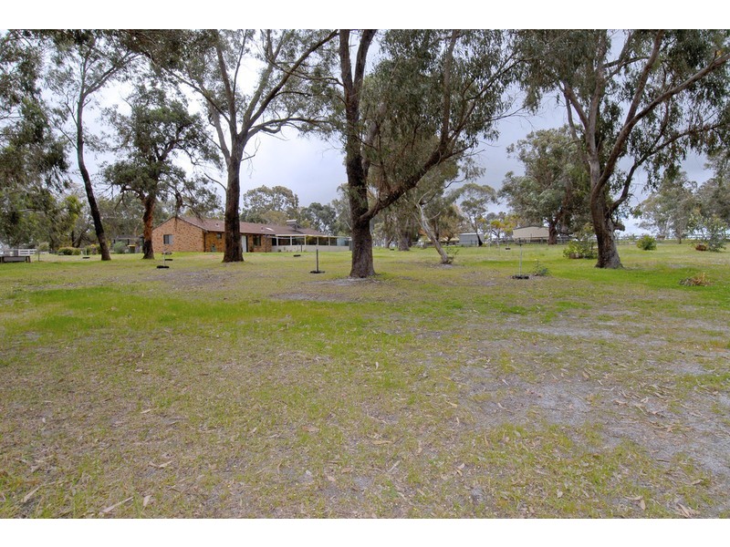 15 Dempster Place, Mariginiup WA 6065