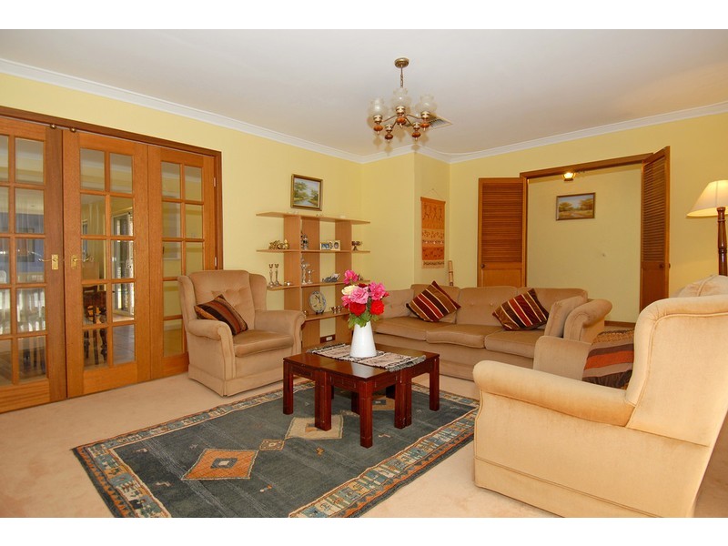 10 Dunster Street, Karrinyup WA 6018