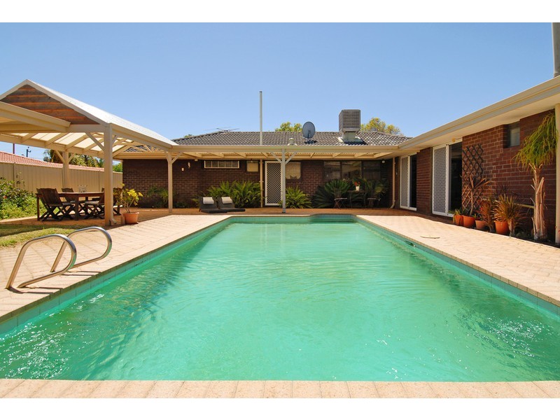 10 Dunster Street, Karrinyup WA 6018