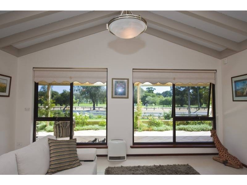 4 Yallambee Crescent, Wanneroo WA 6065