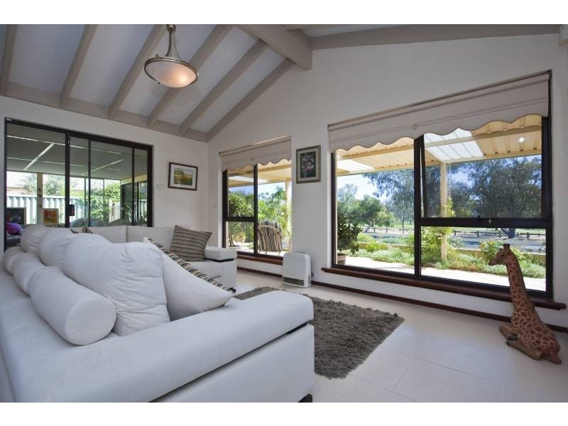 4 Yallambee Crescent, Wanneroo WA 6065