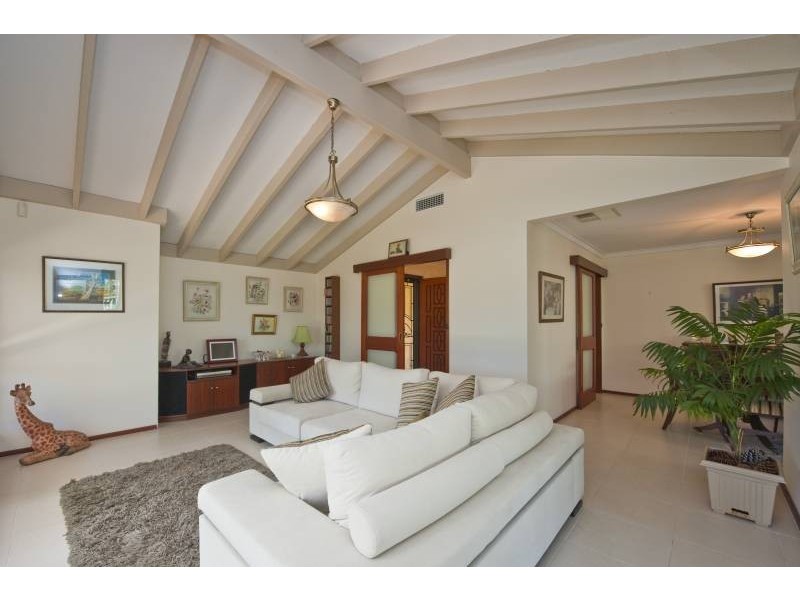 4 Yallambee Crescent, Wanneroo WA 6065