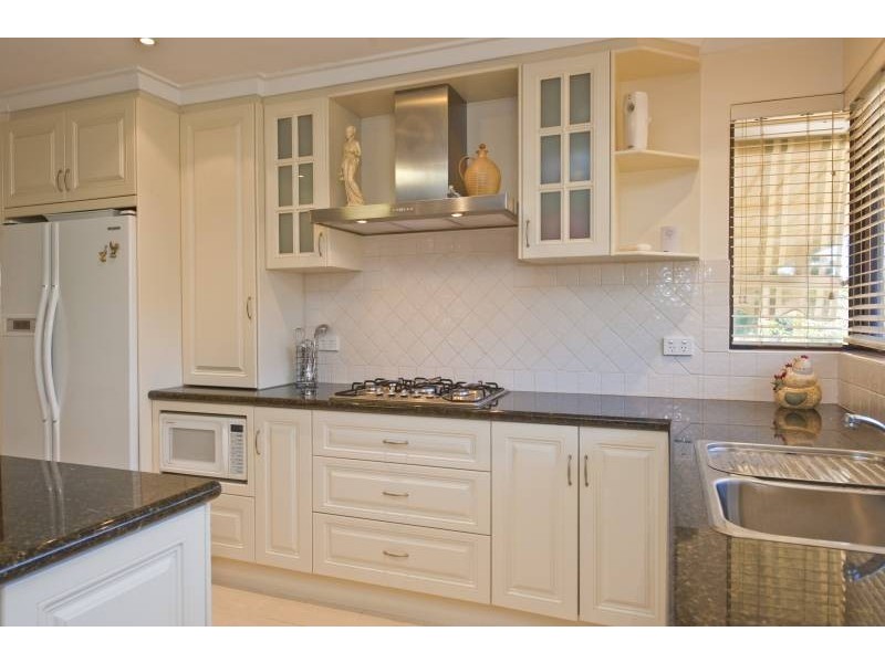 4 Yallambee Crescent, Wanneroo WA 6065